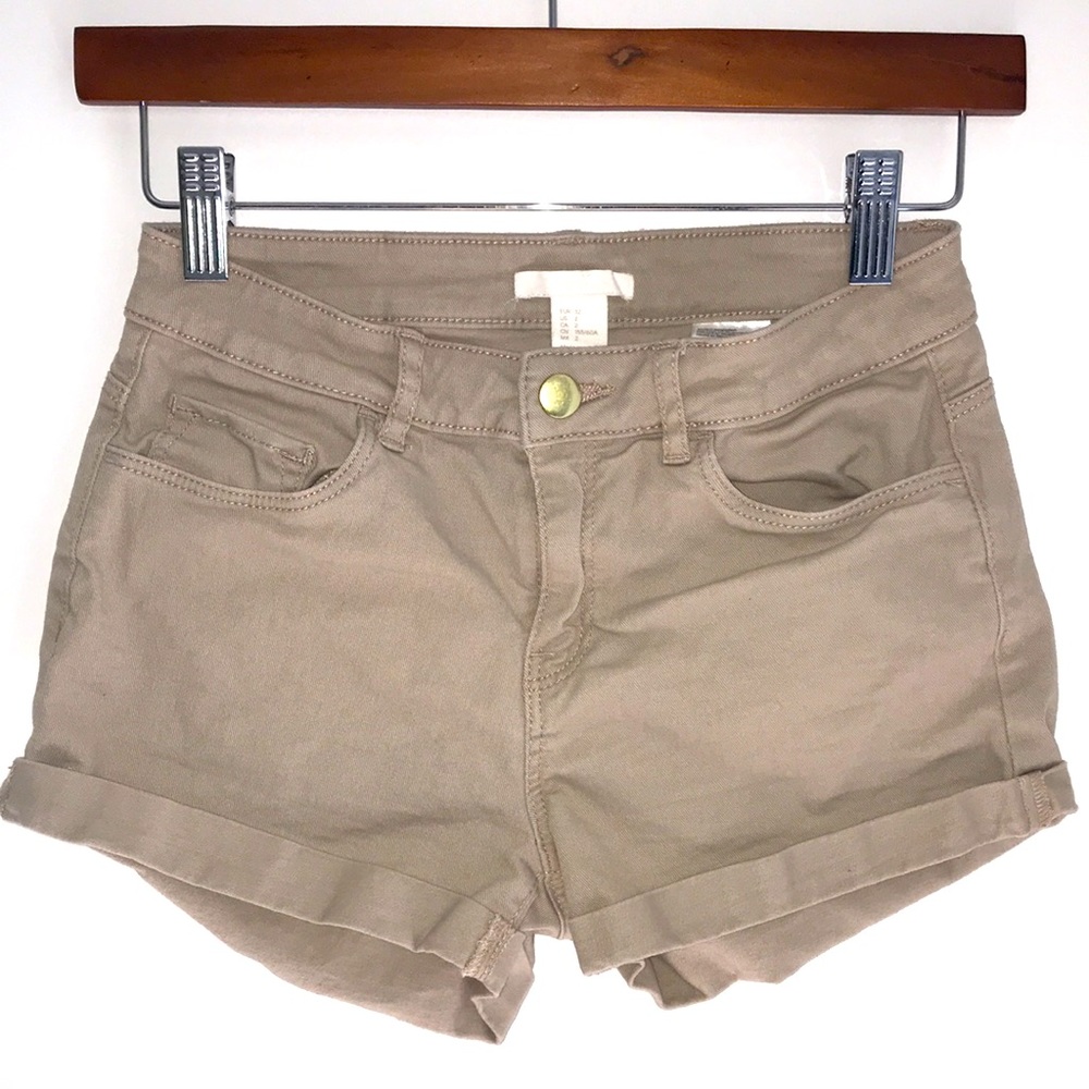 H&M khaki shorts (stretch) Like NEW worn once!